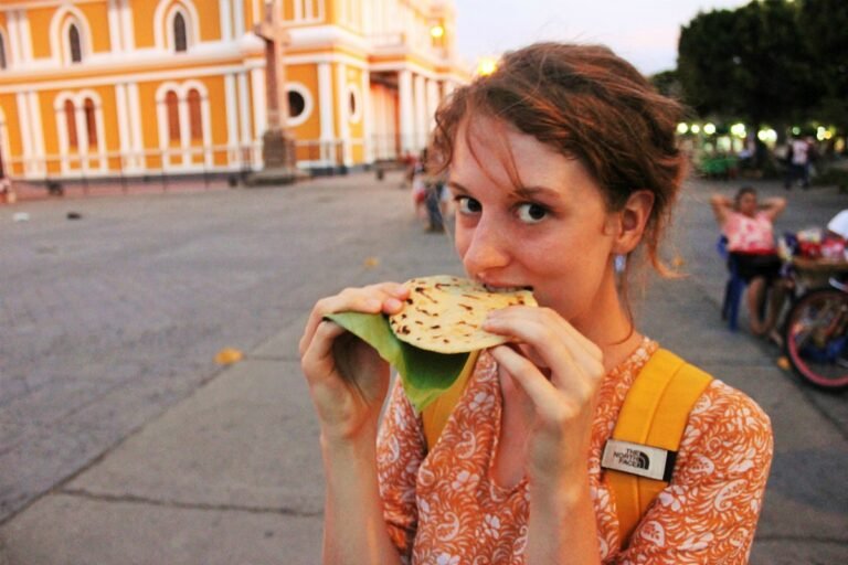 Travel Hacks for Foodies: How to Eat Like a Local on Vacation (Without Breaking the Bank!)