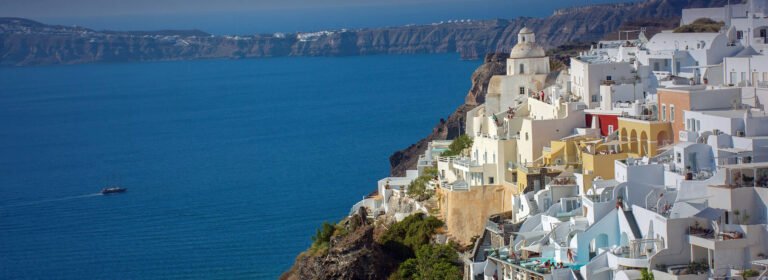 Exploring the Best 5 Travel Destinations in Santorini, Greece on a Budget-Friendly Trip